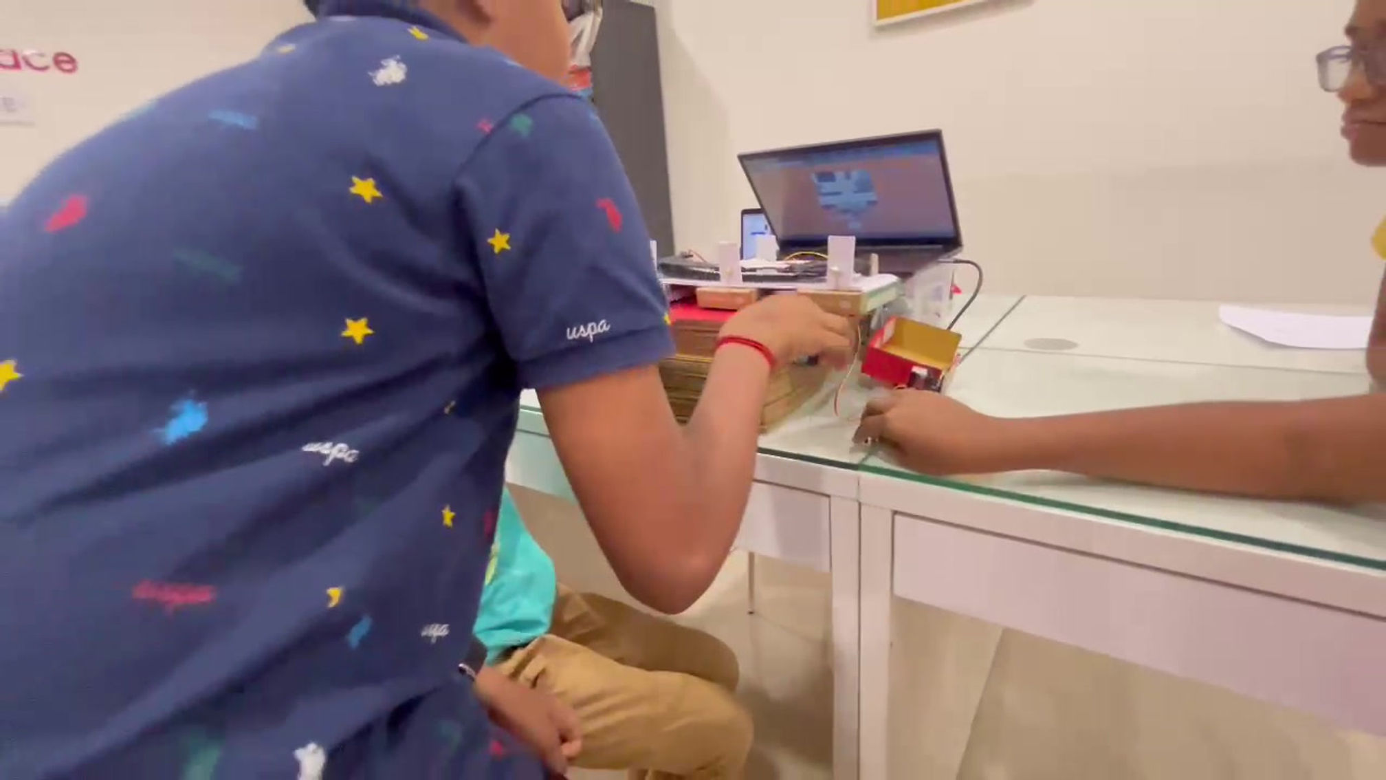 Sohaan, Hasini & Harshad - AI powered object sorting machine